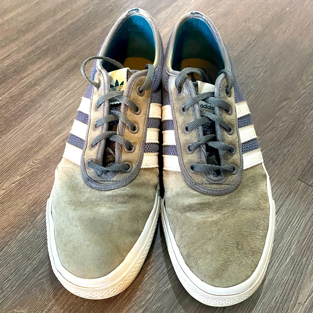 Adidas Sneakers